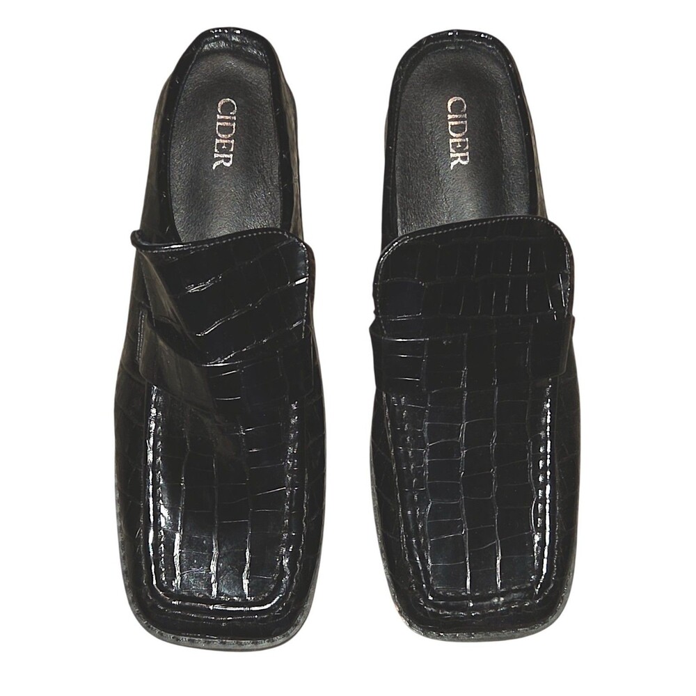 Cider Women's Black Gator Embossed Slide Loafers, NWOT, EU 40 (US9)
